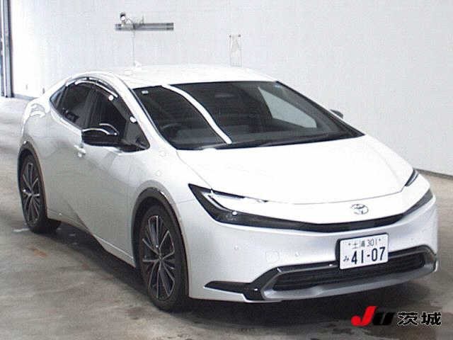 TOYOTA PRIUS — фото