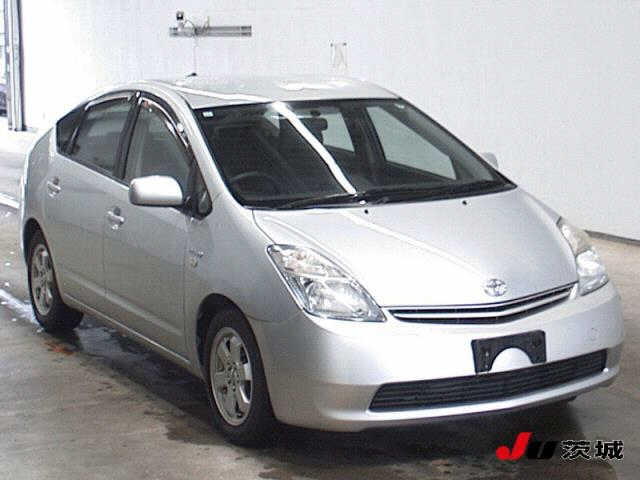 TOYOTA PRIUS — фото