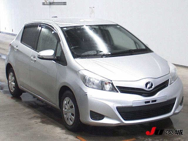 TOYOTA VITZ — фото