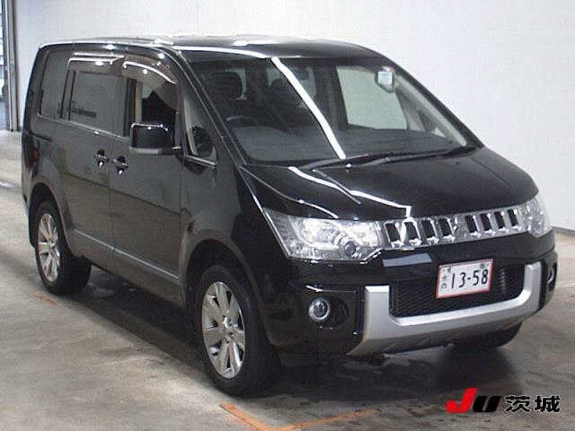 MITSUBISHI DELICA — фото