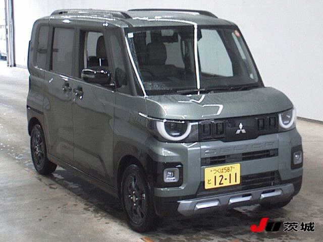 MITSUBISHI DELICA — фото