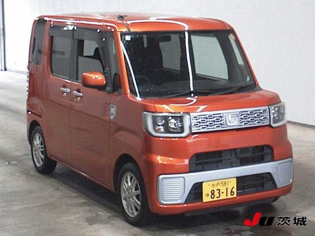 DAIHATSU WAKE — фото