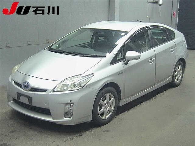 TOYOTA PRIUS — фото