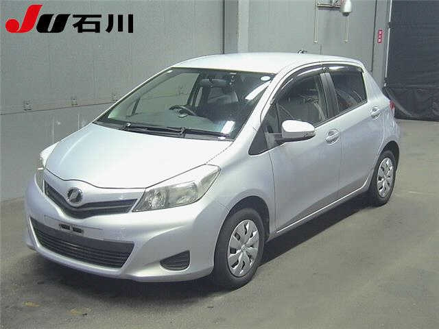TOYOTA VITZ — фото