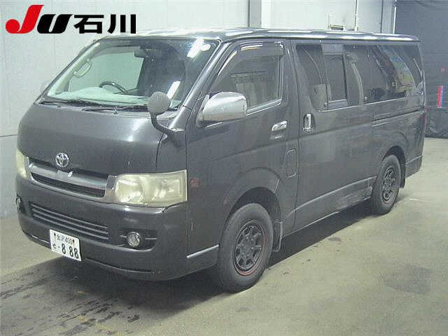 TOYOTA HIACE — фото