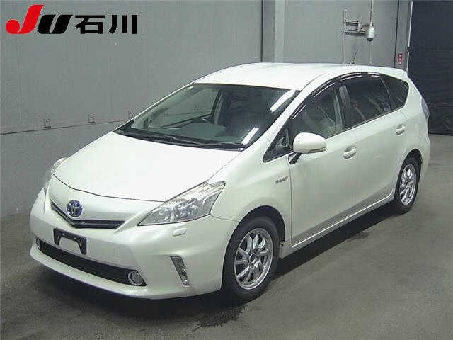 TOYOTA PRIUS — фото