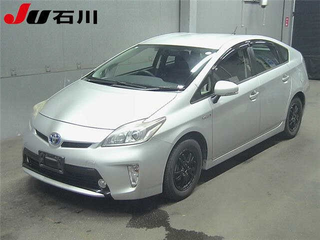 TOYOTA PRIUS — фото