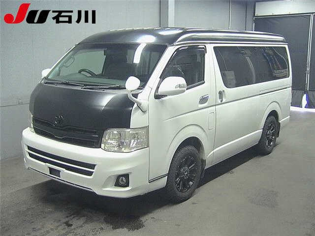 TOYOTA HIACE