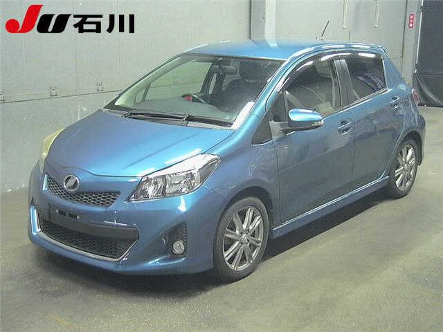 TOYOTA VITZ — фото