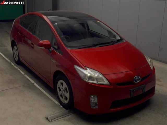 TOYOTA PRIUS — фото