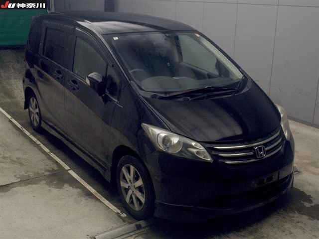 HONDA FREED — фото