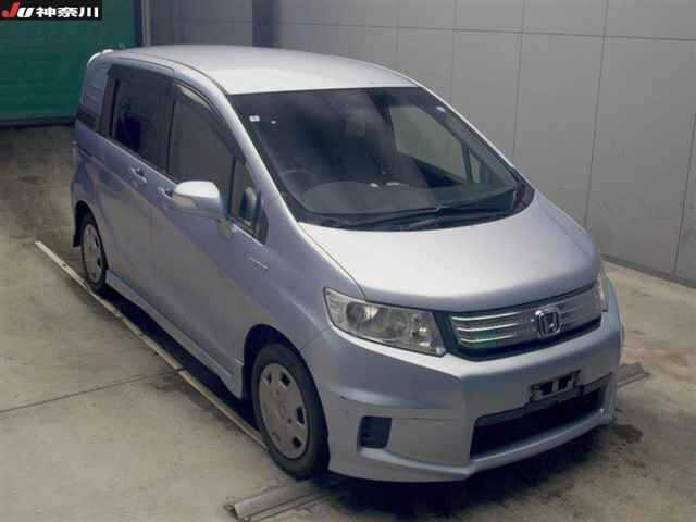 HONDA FREED — фото