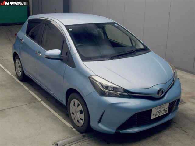 TOYOTA VITZ — фото