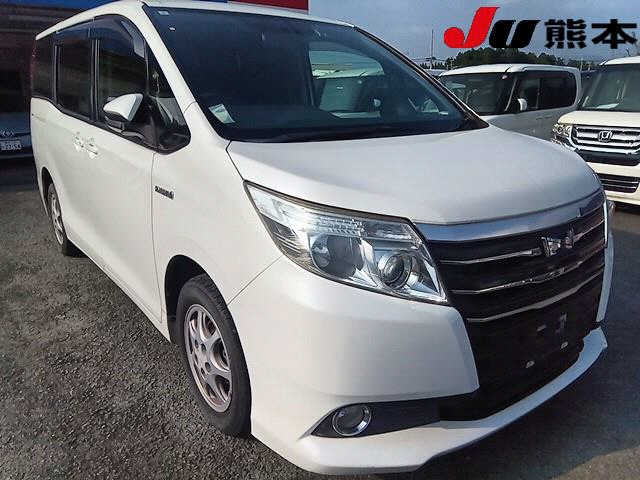 TOYOTA NOAH