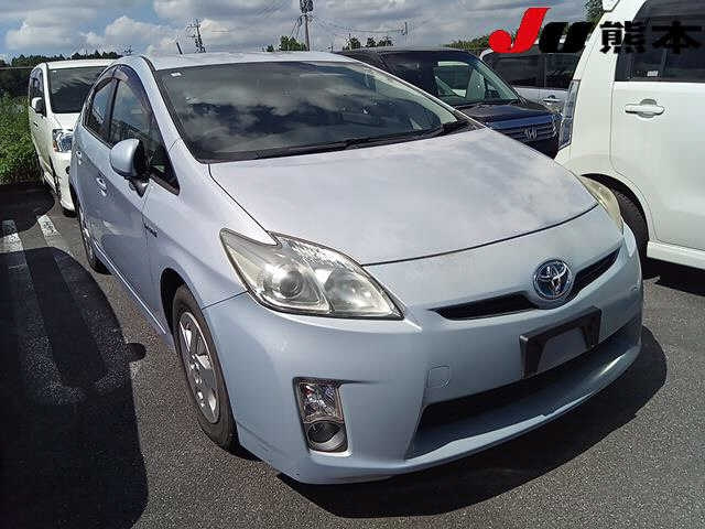 TOYOTA PRIUS — фото