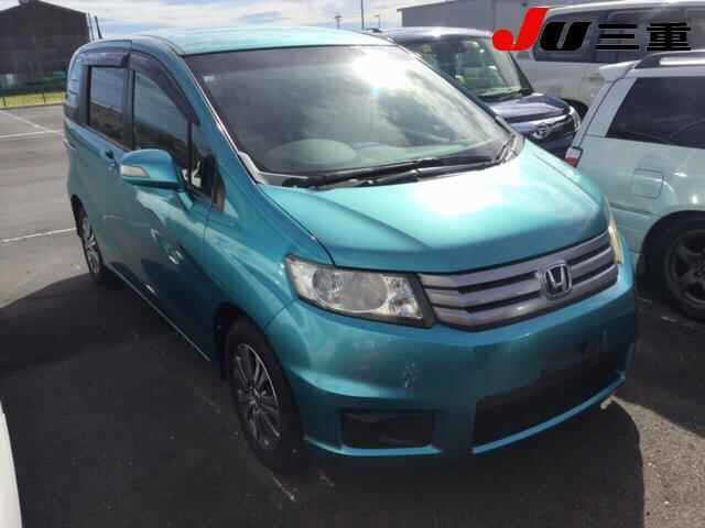 HONDA FREED — фото