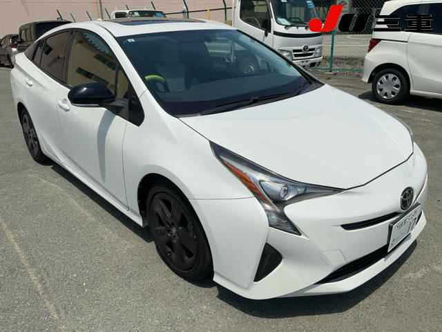 TOYOTA PRIUS — фото