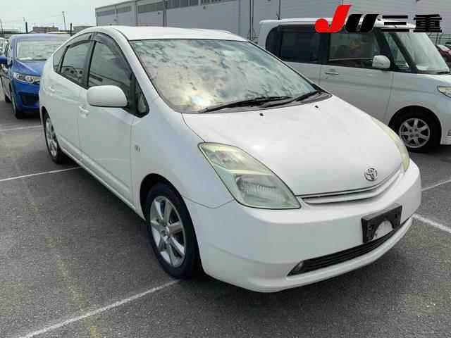 TOYOTA PRIUS — фото