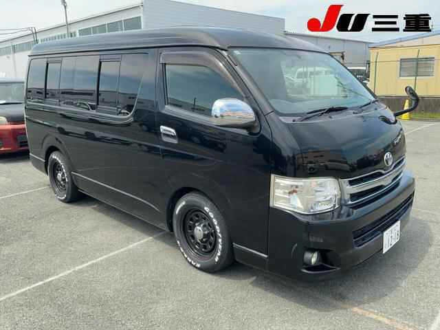 TOYOTA HIACE — фото