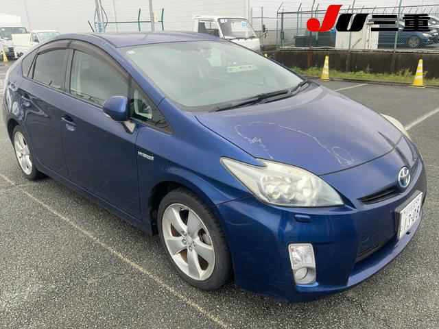 TOYOTA PRIUS — фото