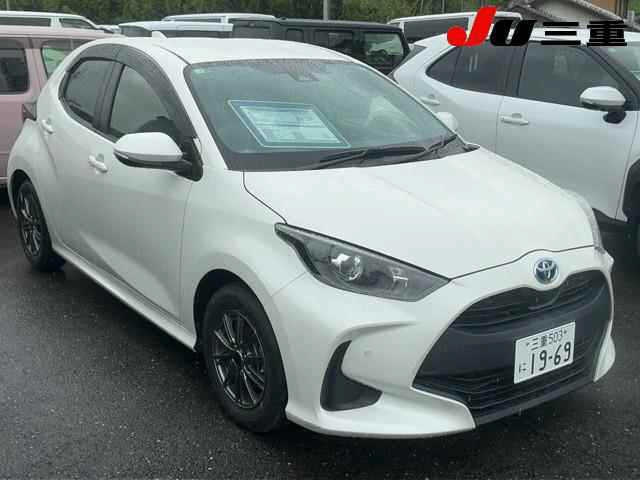 TOYOTA YARIS — фото