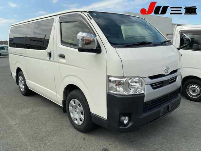 TOYOTA HIACE — фото