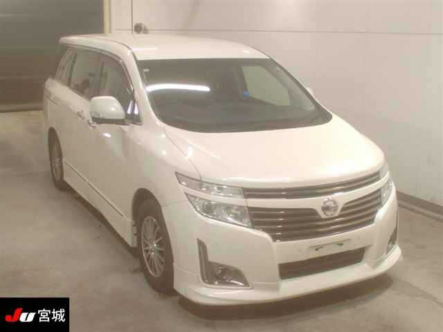 NISSAN ELGRAND — фото