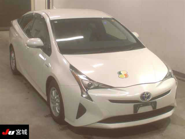 TOYOTA PRIUS — фото