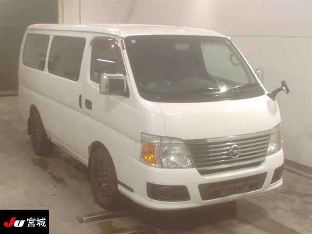 NISSAN CARAVAN — фото