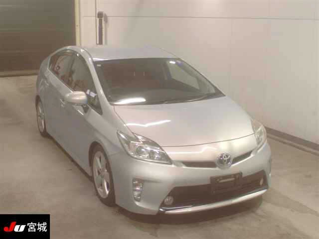 TOYOTA PRIUS — фото