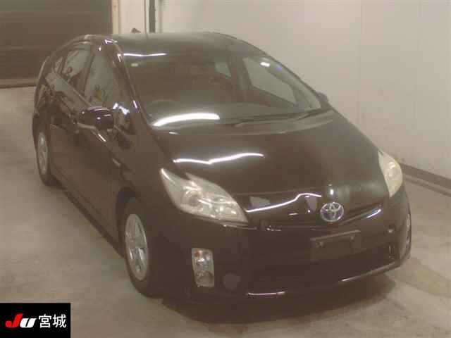 TOYOTA PRIUS — фото