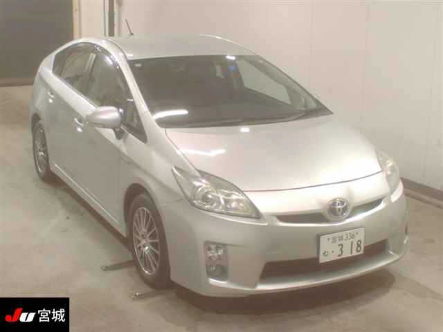 TOYOTA PRIUS — фото