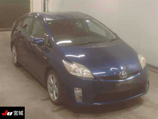 TOYOTA PRIUS — фото