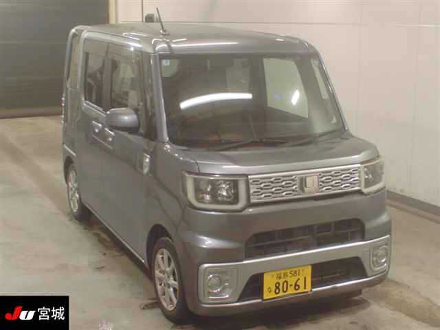 DAIHATSU WAKE