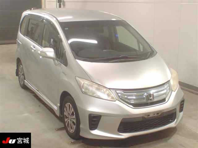 HONDA FREED — фото