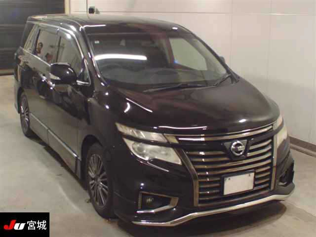 NISSAN ELGRAND — фото