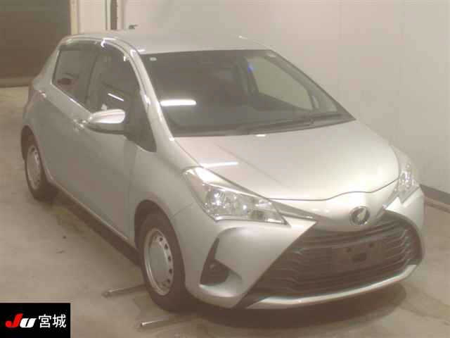 TOYOTA VITZ — фото