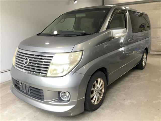 NISSAN ELGRAND — фото