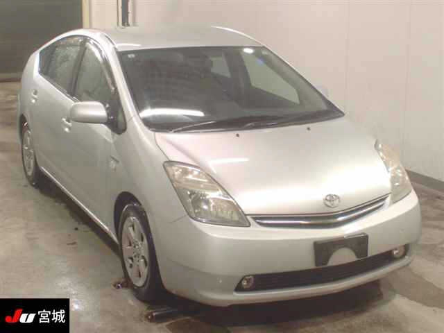 TOYOTA PRIUS — фото
