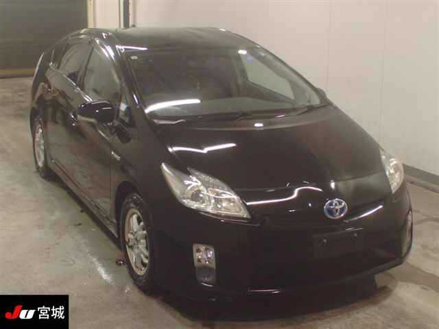 TOYOTA PRIUS — фото