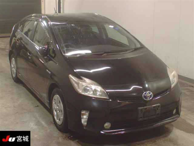 TOYOTA PRIUS — фото