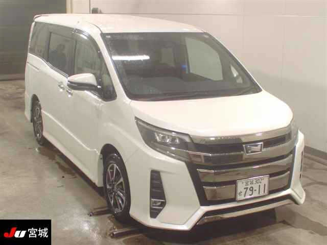 TOYOTA NOAH — фото