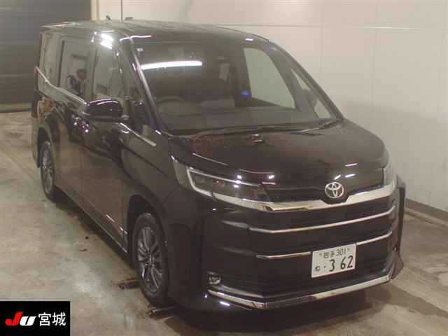 TOYOTA NOAH — фото