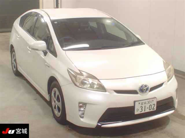 TOYOTA PRIUS — фото