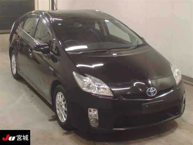 TOYOTA PRIUS — фото