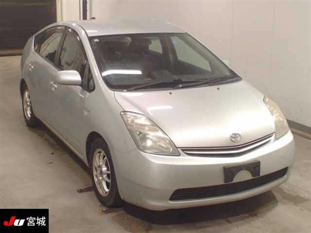 TOYOTA PRIUS — фото