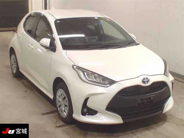TOYOTA YARIS — фото