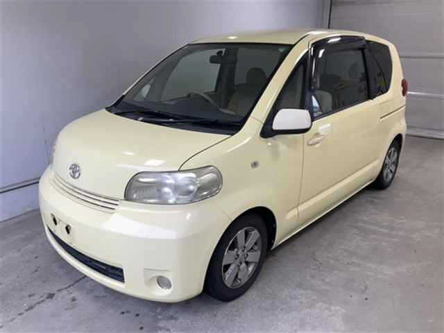 TOYOTA PORTE — фото