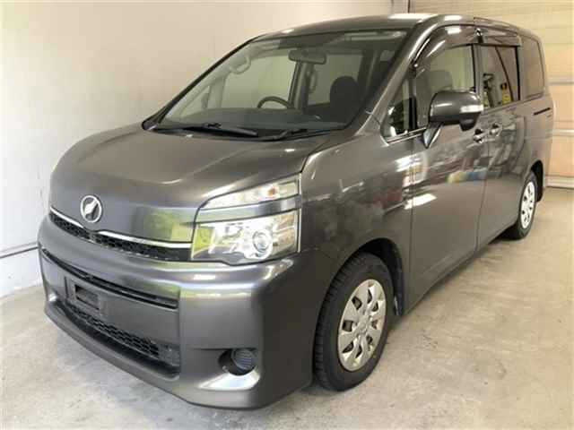 TOYOTA NOAH — фото