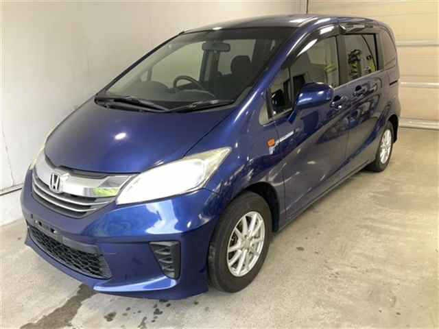 HONDA FREED — фото